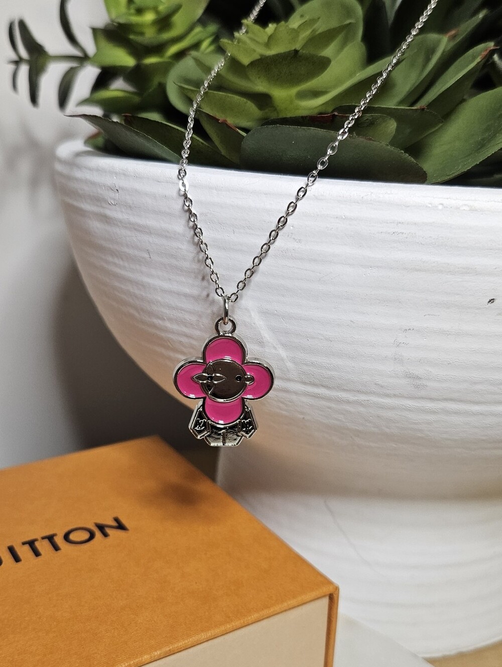 💖 Upclyced Pink Vivienne Zipper Pull Pendant Necklace